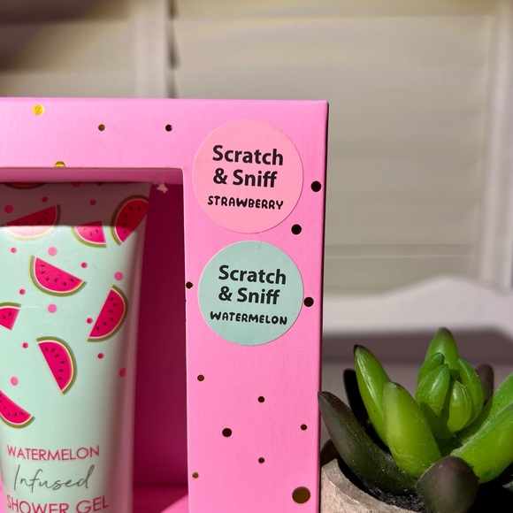 VALENTINE'S DAY GIFT SET 4PCS - Picture 2 of 10